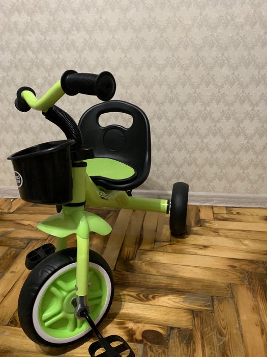 детский трехколесный велосипед