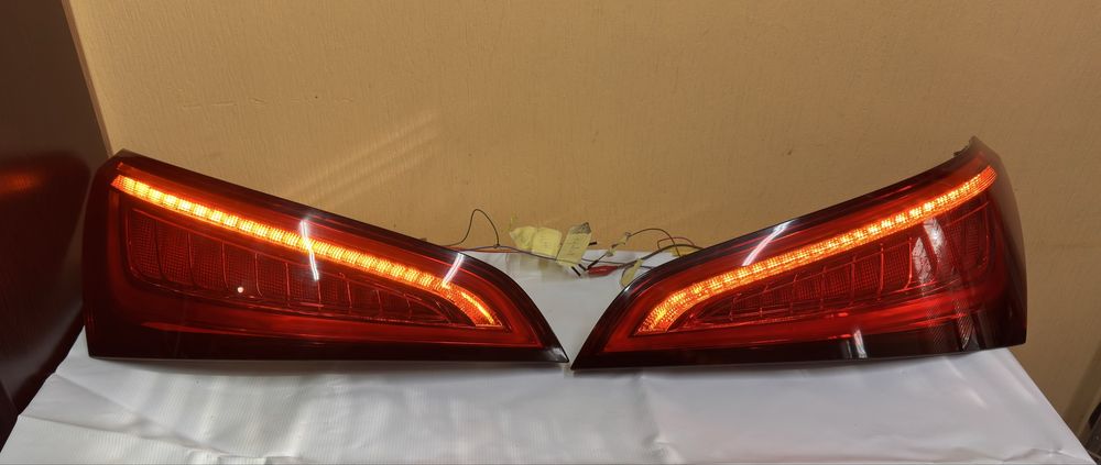 Продам фонарі Audi q5 Европа