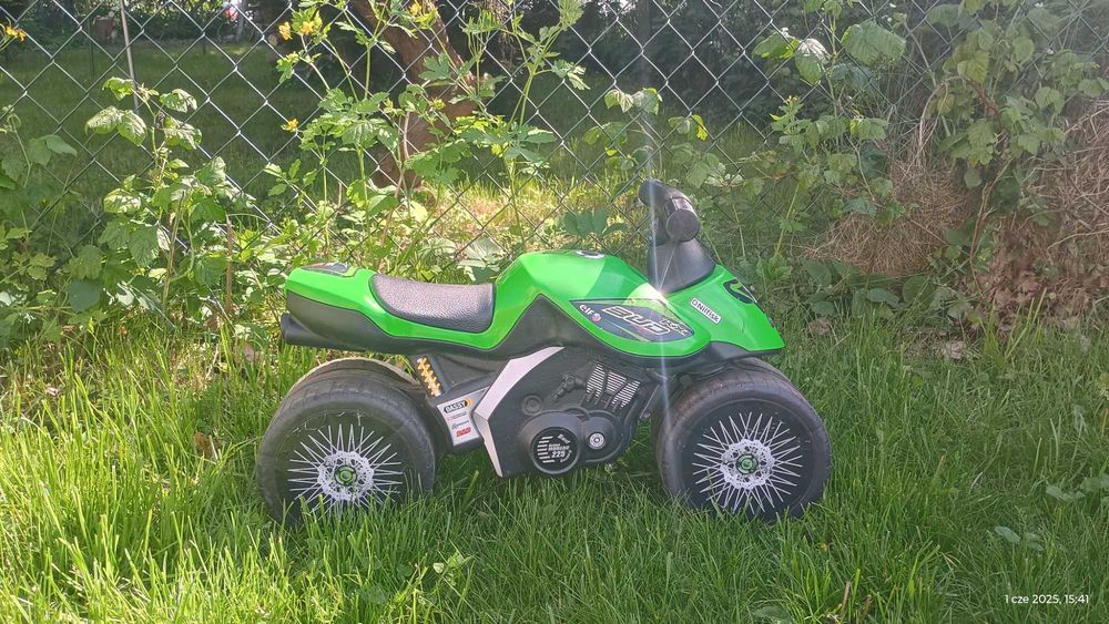 Motorek nożny dla dziecka – zielony, sportowy styl