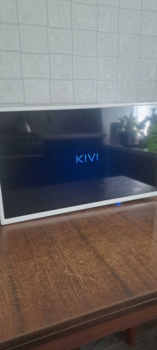 Телевізор KIVI 24"