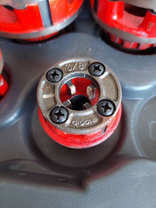 Roscadora para tubos