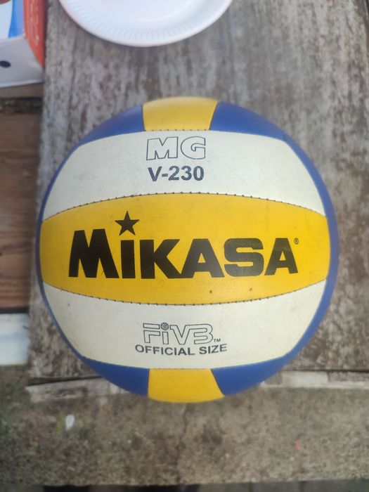 Piłka do siatkówki mikasa v 230