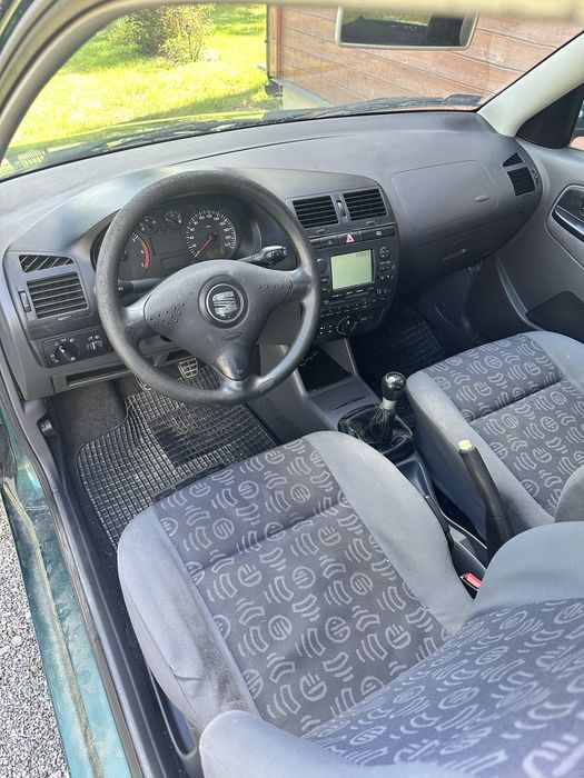Seat ibiza 1.4 mpi niski przebieg