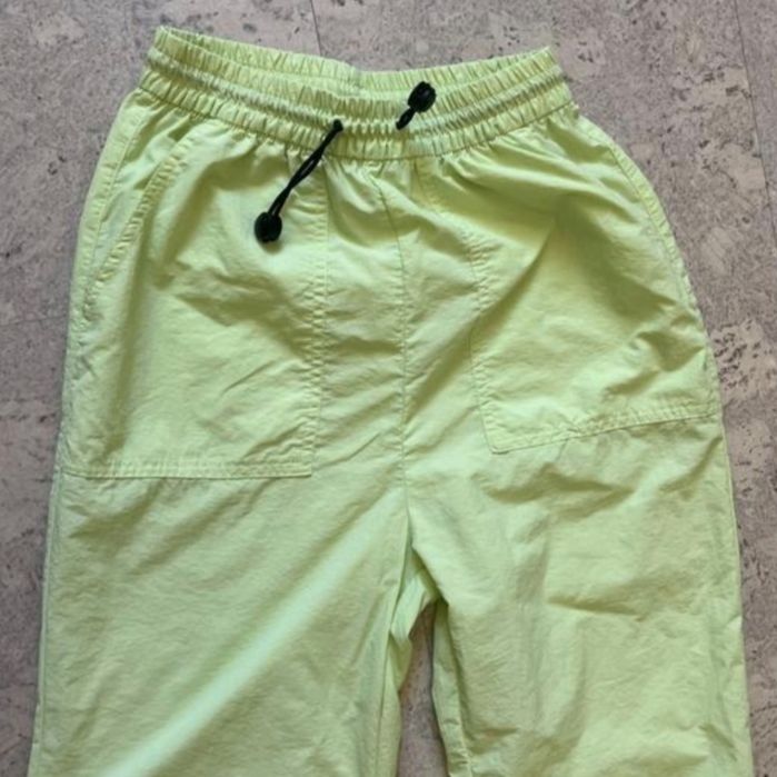 спортивні штани H&M Divided з нейлону з еластичними кулісками