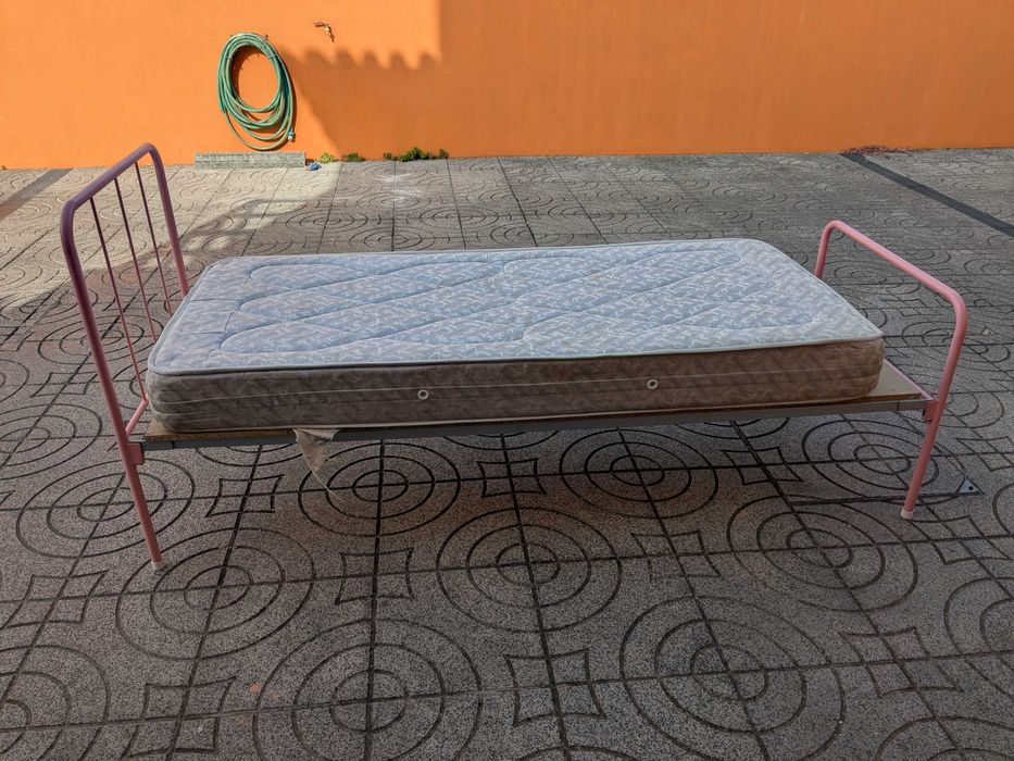 Cama de Ferro para Menina