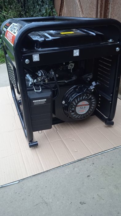 Продам генератор для дома.
