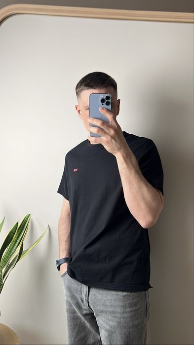 Оригінал !! Футболка LEVI’S Standatd fit з міні лого