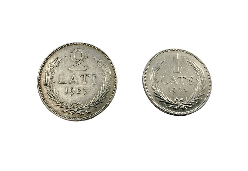 Lote de 2 Moedas de Prata da Latvia - 1924 e 1925