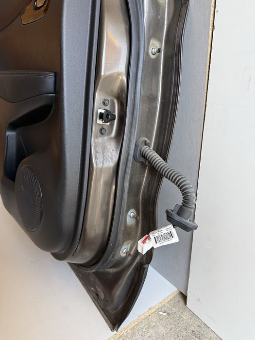 Nissan qashqai j11 Задні ліві двері в комплекті