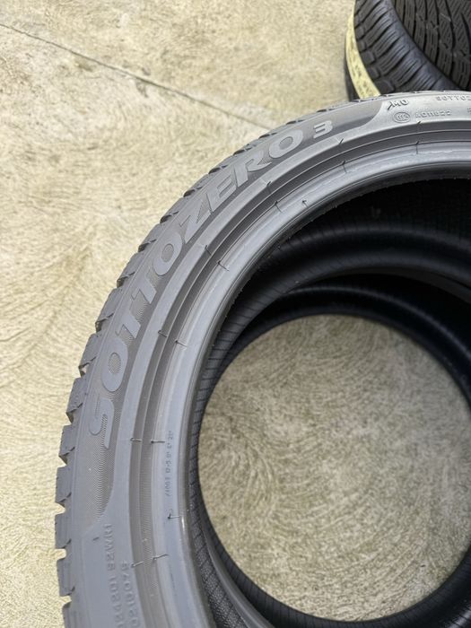 235/40/18 Pirelli Sottozero 3