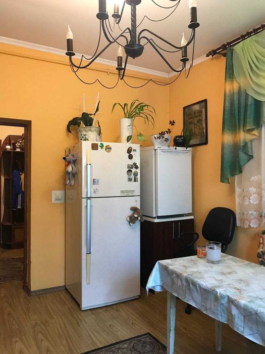 Продам будинок в передмісті Івано-Франківська