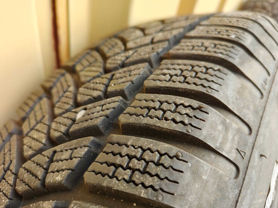 opony zimowe Firestone Winterhawk 3 195/65/15 felgi stalowe + kołpaki