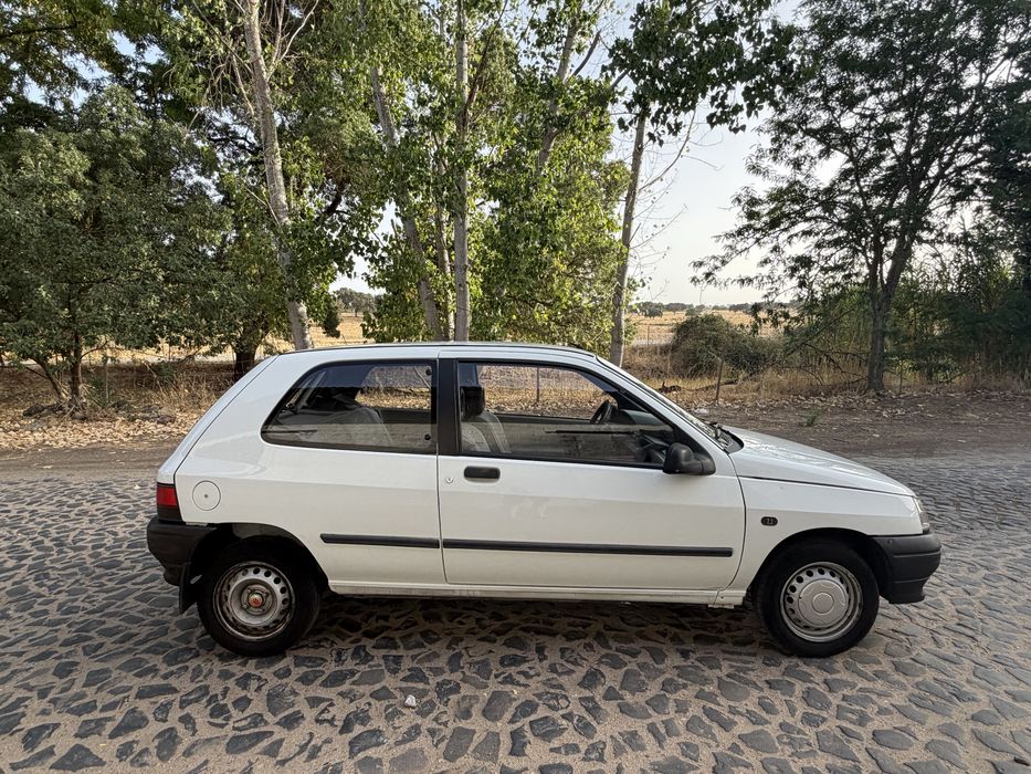 Renault Clio 1.1 RL  65mil kms