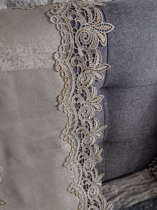 Sprzedam serwetę plamoodporną z haftem