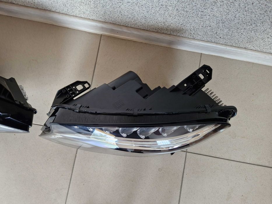 Передние фары на Mercedes GLA  X156 13-17 год Bi-Xenon  оригинал