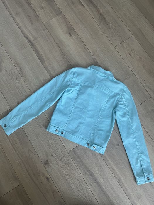 Джинсова куртка.