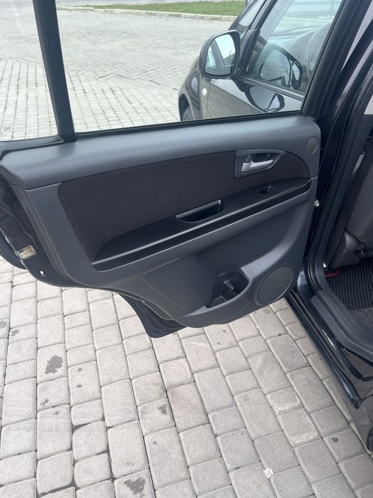 Продам  Suzuki SX-4 2008 один власник