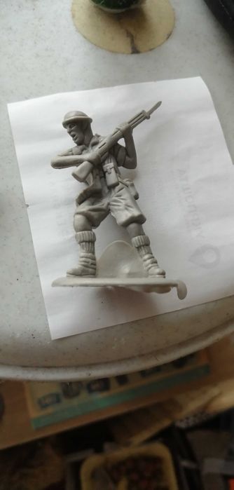 Солдат американской армии и солдатики СССР и Обмен на смартфон картины