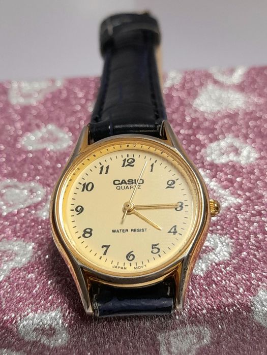 Zegarek Damski Casio złocony