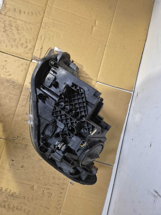 BMW1 F20 lampa przednia prawa przód.