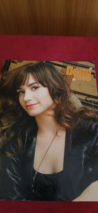 Poster Demi Lovato, novo