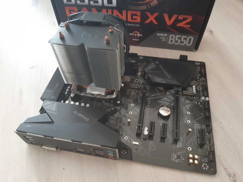 Gigabyte B550 Gaming X V2 + Ryzen 5 5600 + SilentiumPC Gdańsk Chełm z