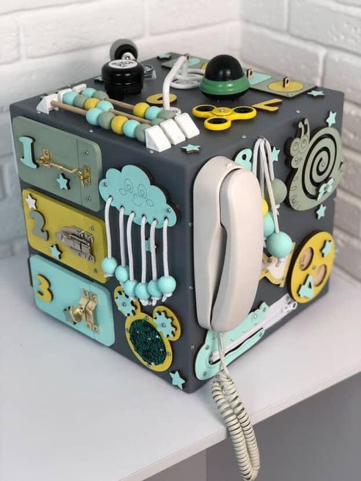 Бізікуб Бізібудиночок Бізіборд