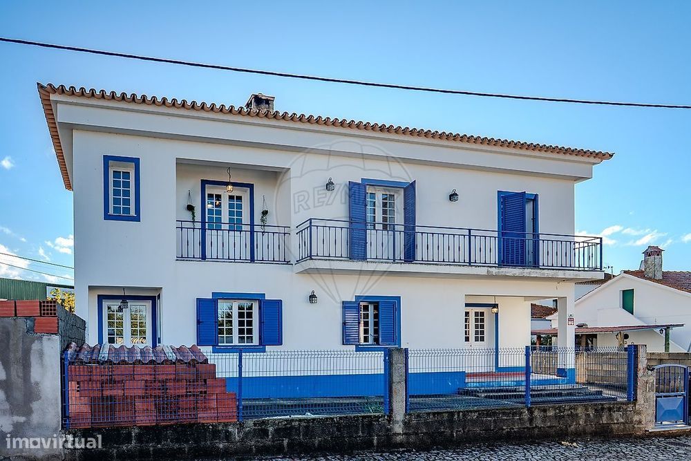 Moradia T4 para venda