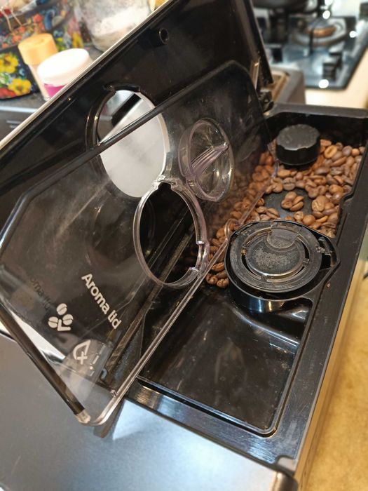 Кофемашина кавомашина Saeco Philips Series 5000 (EP5365/10) Б,У
