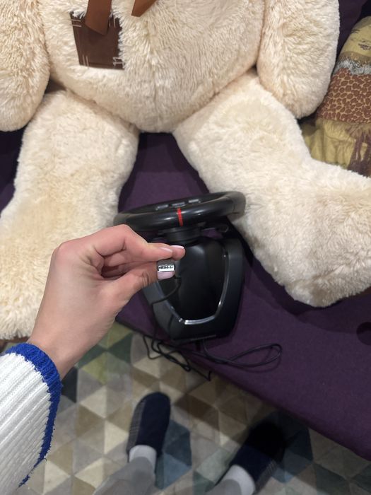 Продам игровой руль, педали и коробку передачь для  компьютера