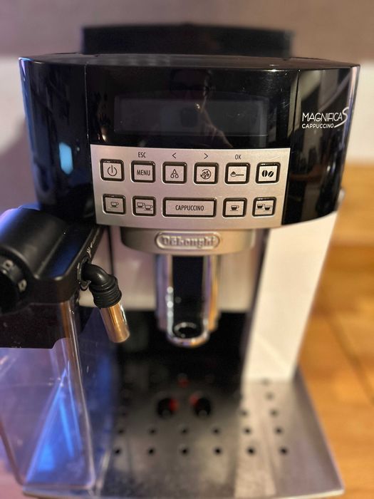 Ekspres do kawy De'Longhi Magnifica S ECAM 22.360.B 1,8l