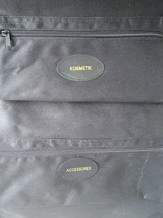 Porta fatos em perfeitas condições