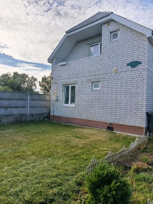 Продаж двоповерхового будинку з виходом до Дніпра  Слобода