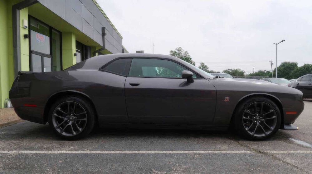 Dodge Challenger      2020