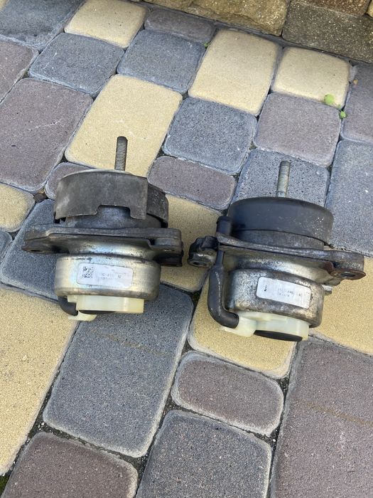 Подушки двигуна на Форд Мустанг 2.3