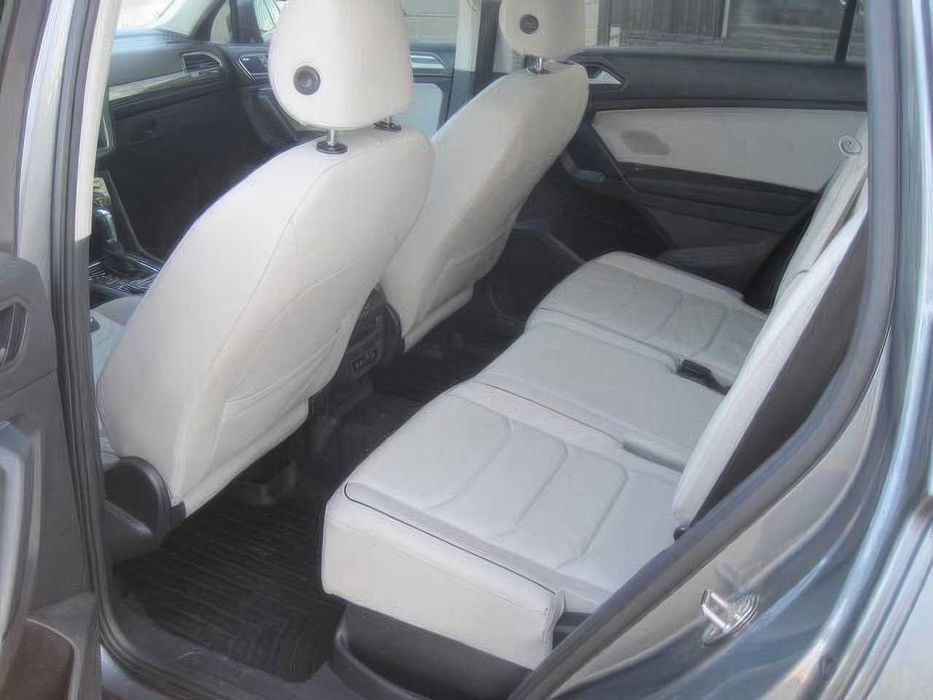 Volkswagen  Tiguan SEL      2019