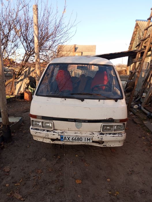 Продам  авто  нисан ваннто