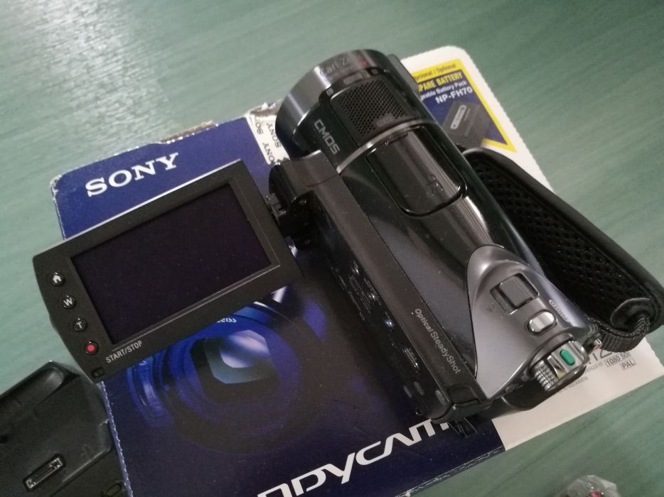 Sony HDR-CX12, kamera Full HD wykrywająca uśmiech