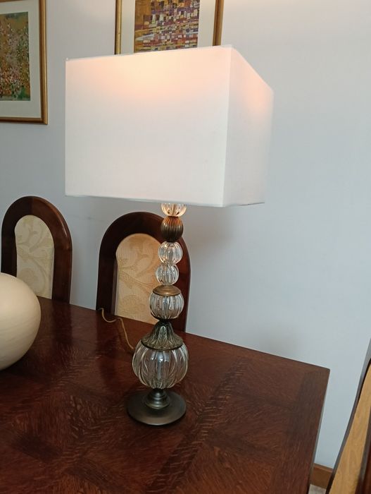 Candeeiro com base em cobre e vidro e abajur incluído