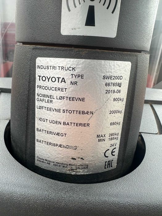 Paleciak elektryczny Toyota BT SWE200D