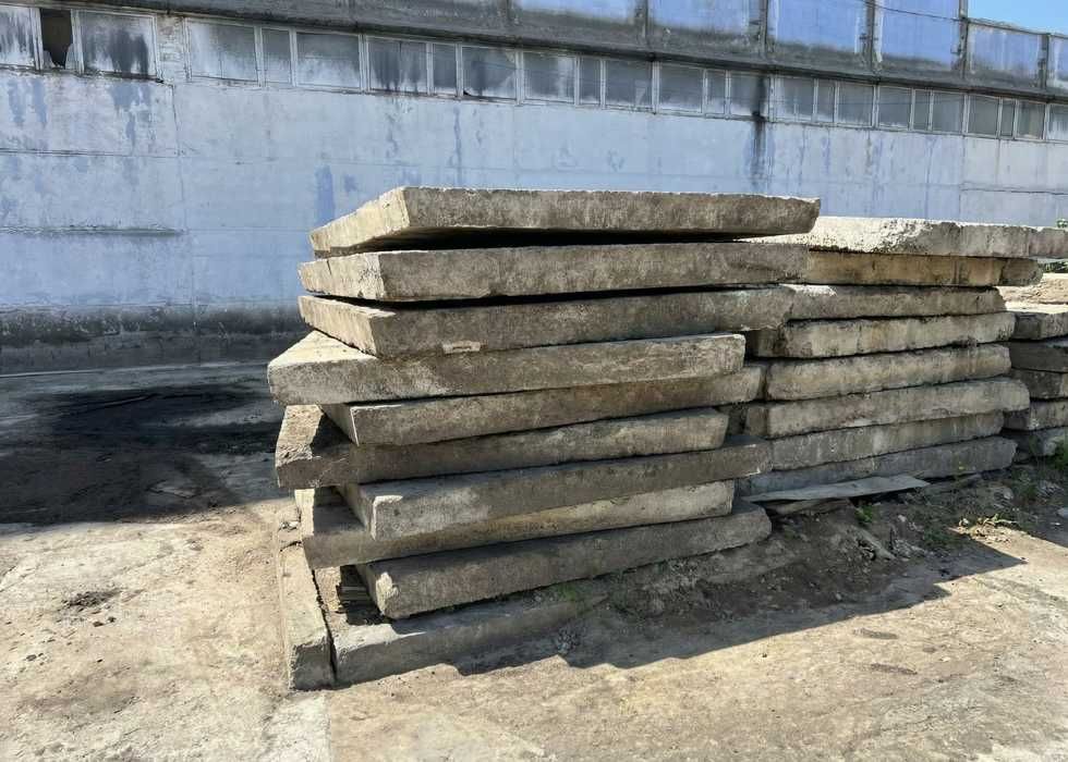 Аеродромна плита ПАГ-18 (1 сорт). Рівні петлі, без сколів.