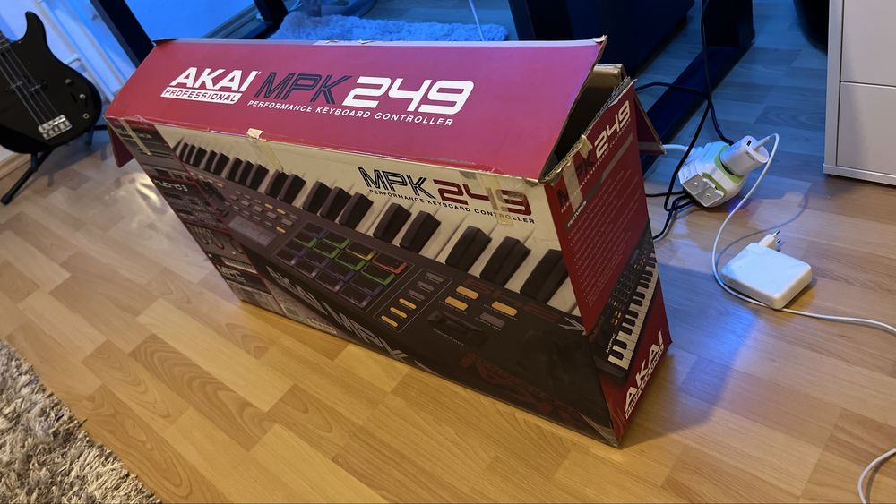 AKAI Professional MPK249 - 49 клавіш піано