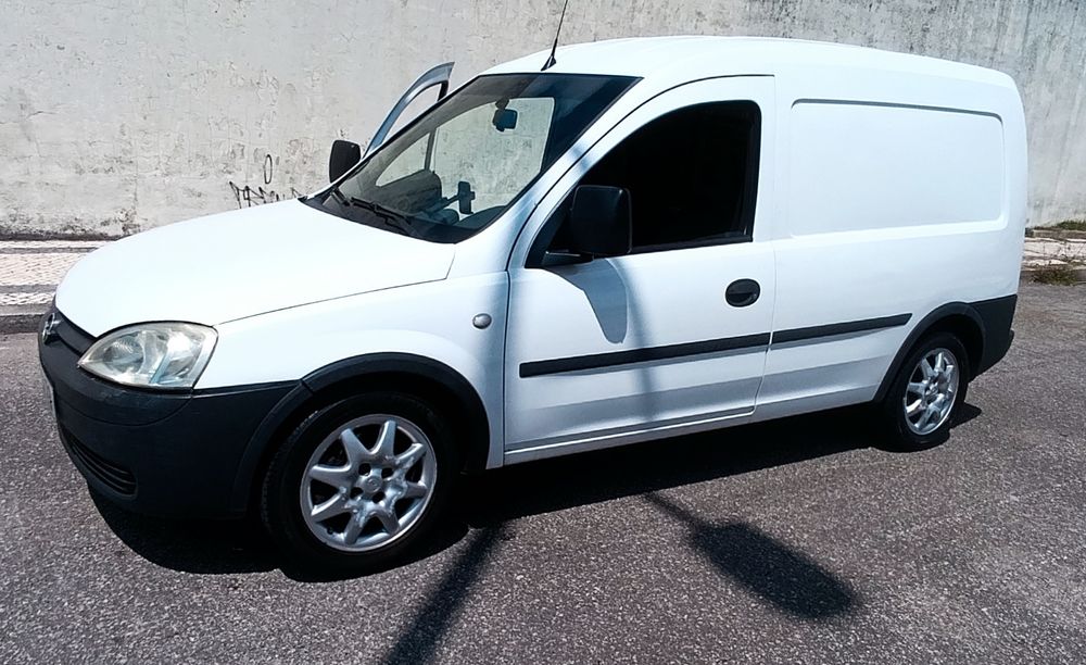 Opel Combo 1.3 2007 caixa Avariada