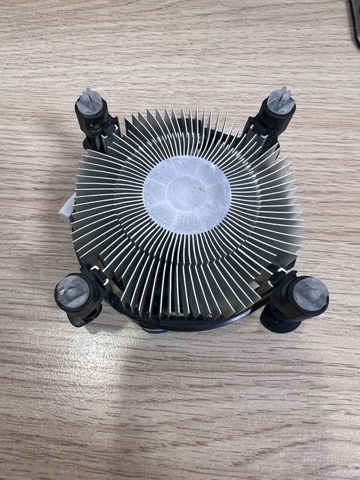 Боксовий кулер intel
