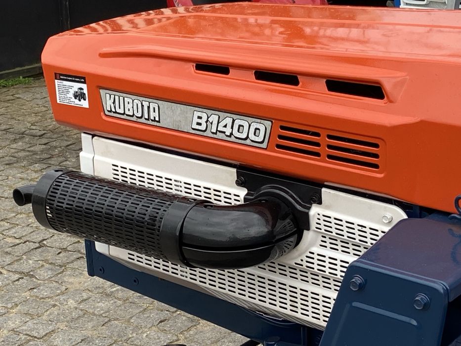 Tractor kubota tração 4 rodas com fresa