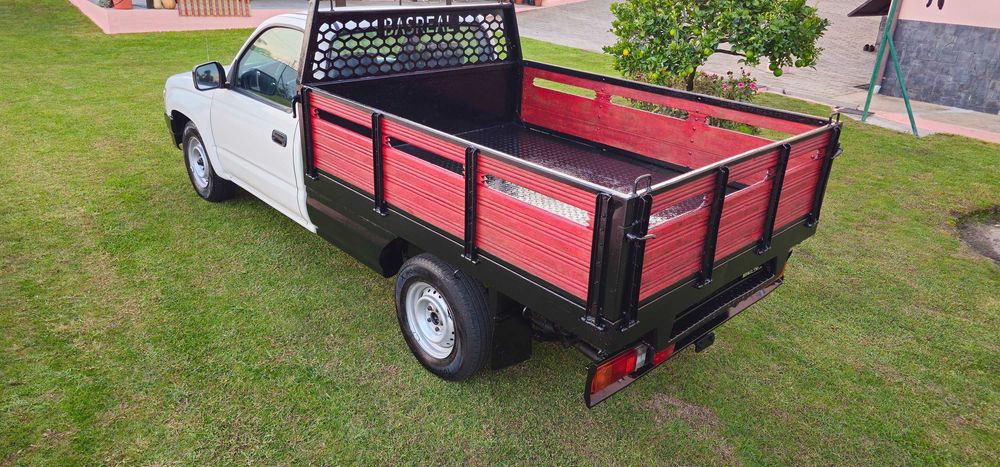 Toyota Hilux, ano 1999, Três lugares — fotografia 3