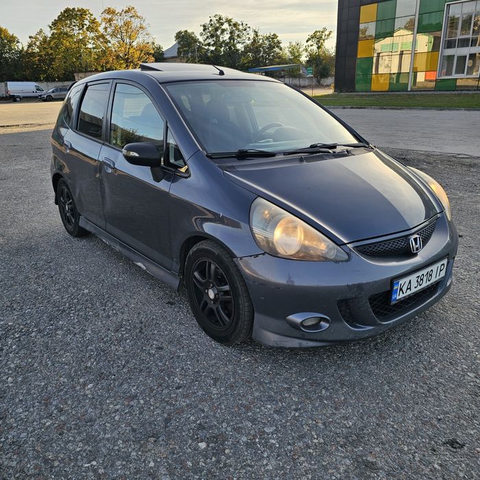 Honda jazz  1.3 бензин