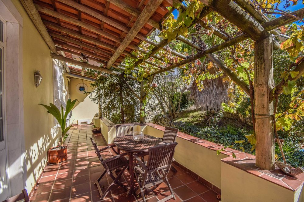 Moradia com piscina, amplos jardins e espaços de lazer — Milharado, Mafra