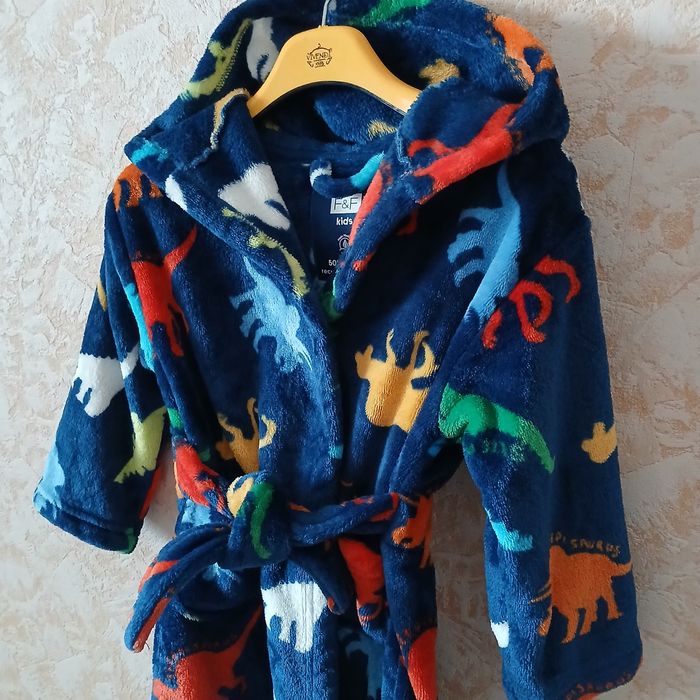 Халат "Дракоши" новий 2-3 роки.