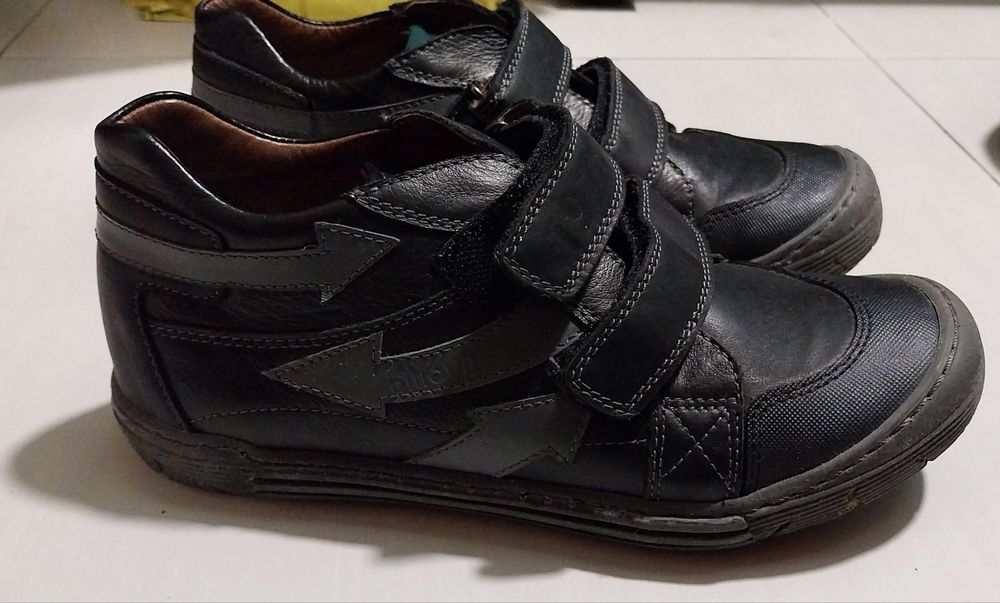 Sapatos de rapaz
